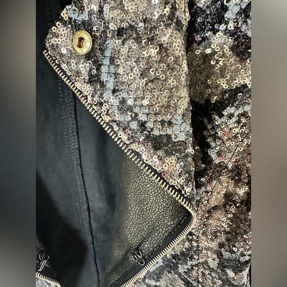 Interplay Couture sequined jacket. Brand new. Never worn. - Picture 5 of 11